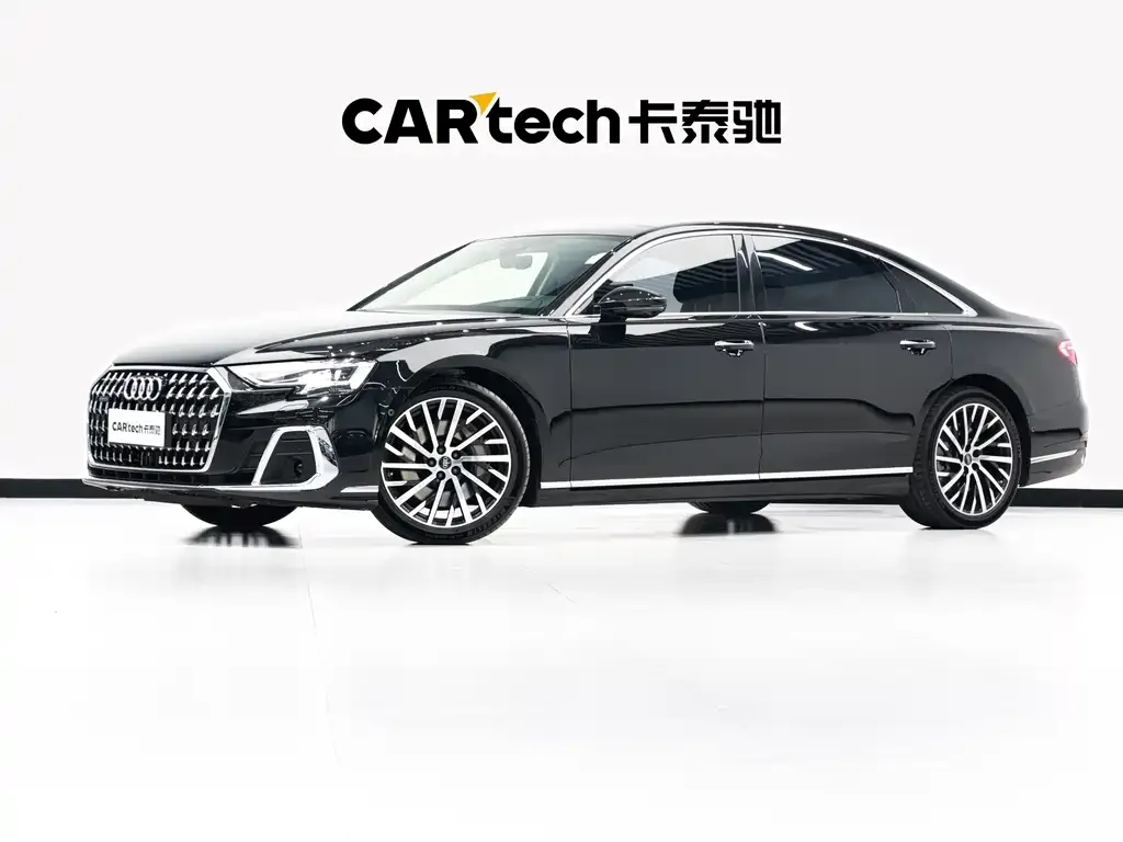Audi A8 — фото 1