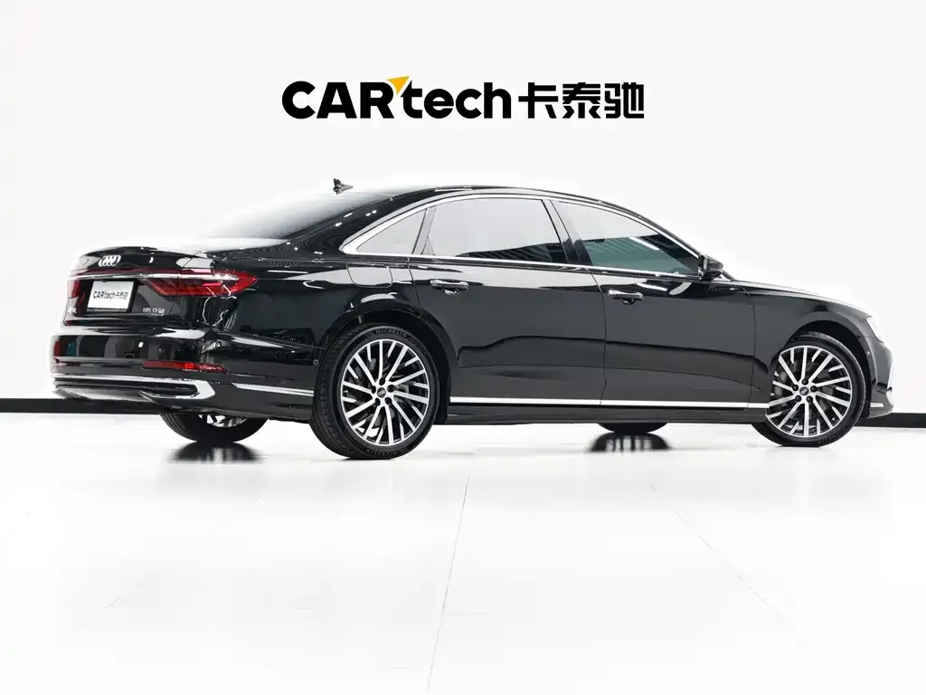 Audi A8 — фото 2