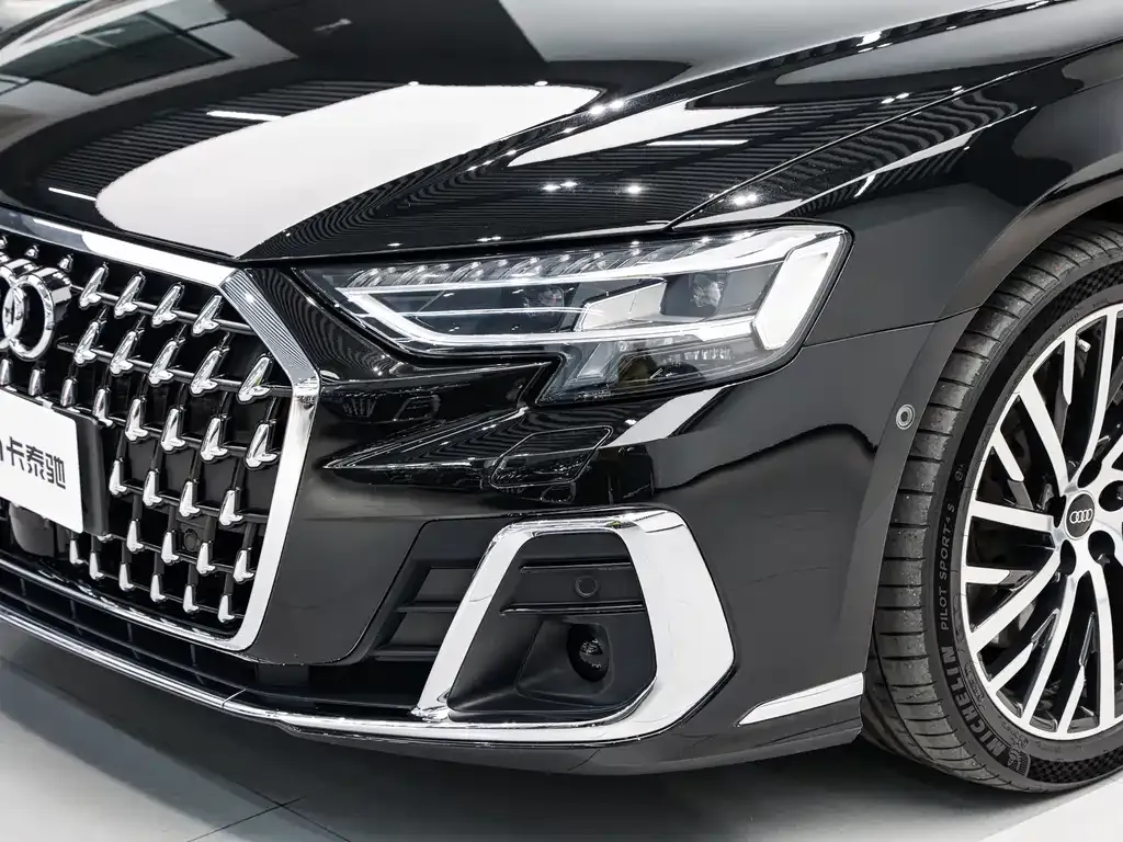 Audi A8 — фото 4
