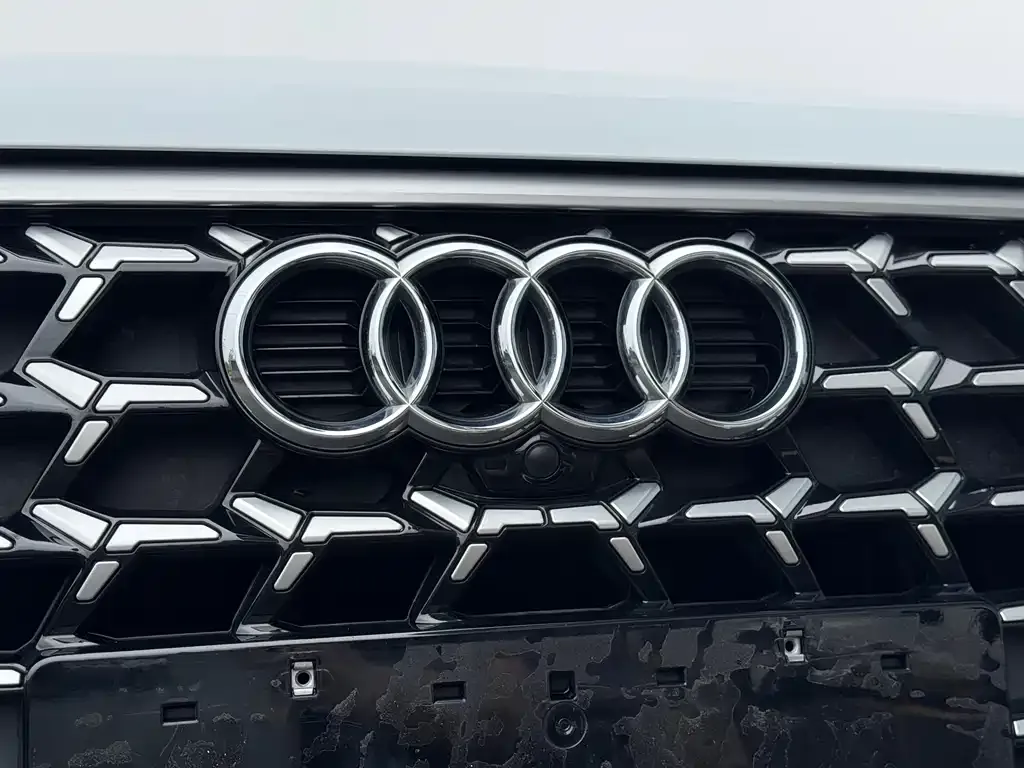 Audi Q3 Sportback — фото 3
