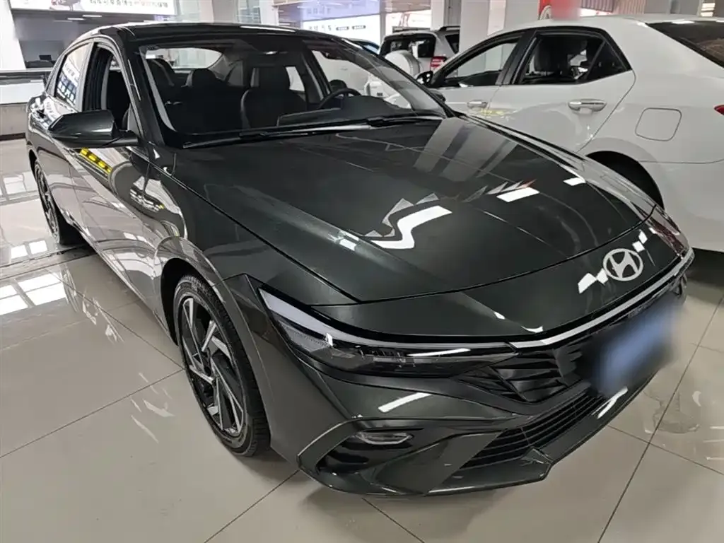 Hyundai Elantra — фото 6