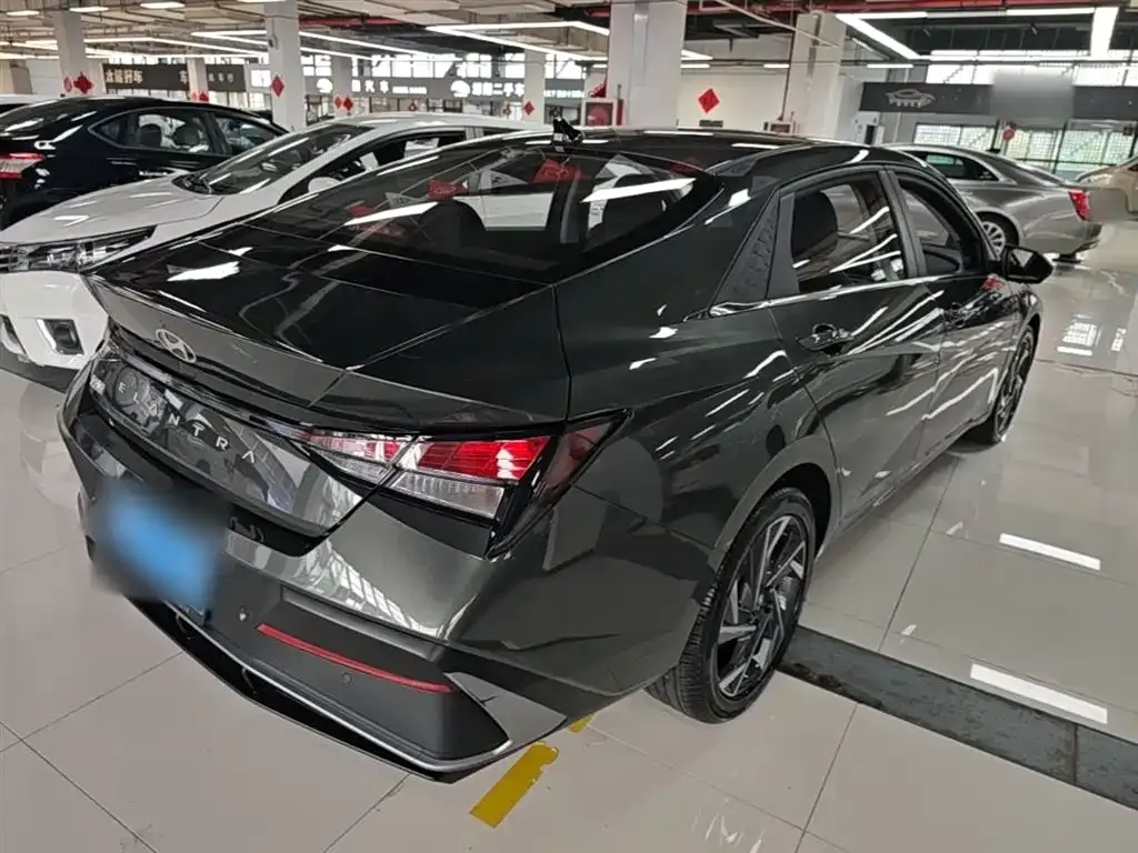 Hyundai Elantra — фото 4