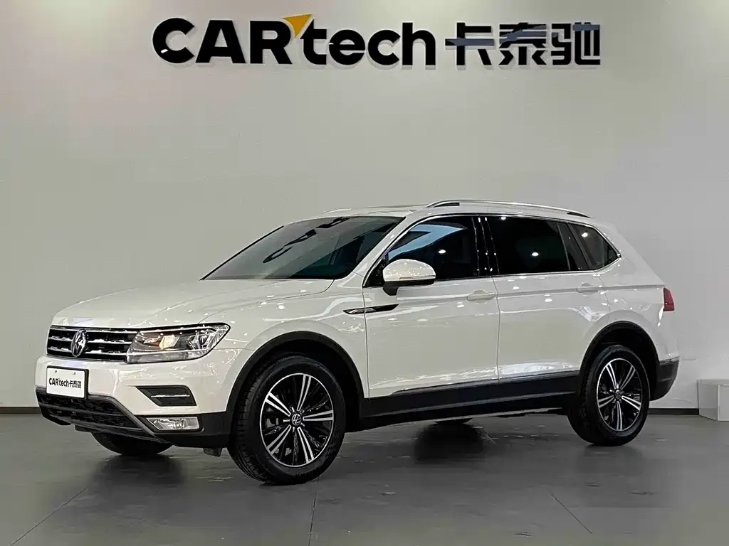 Volkswagen Tiguan L — фото 1