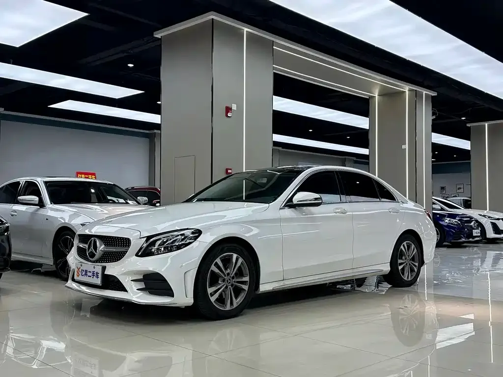 Mercedes-Benz C-Class — фото 1