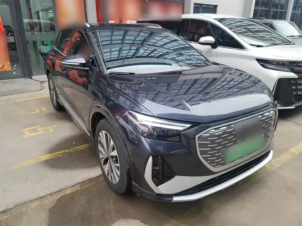 Audi Q4 e-tron — фото 10