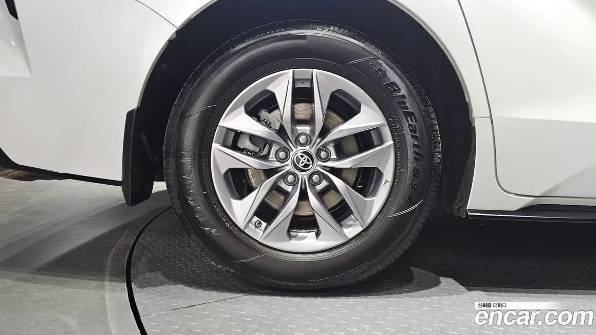 Toyota Sienna 2023 из KR, фото 7