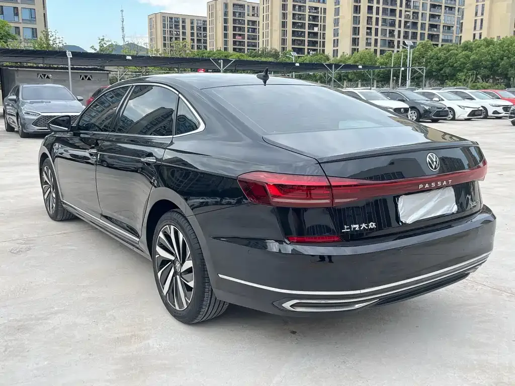 Volkswagen Passat — фото 5