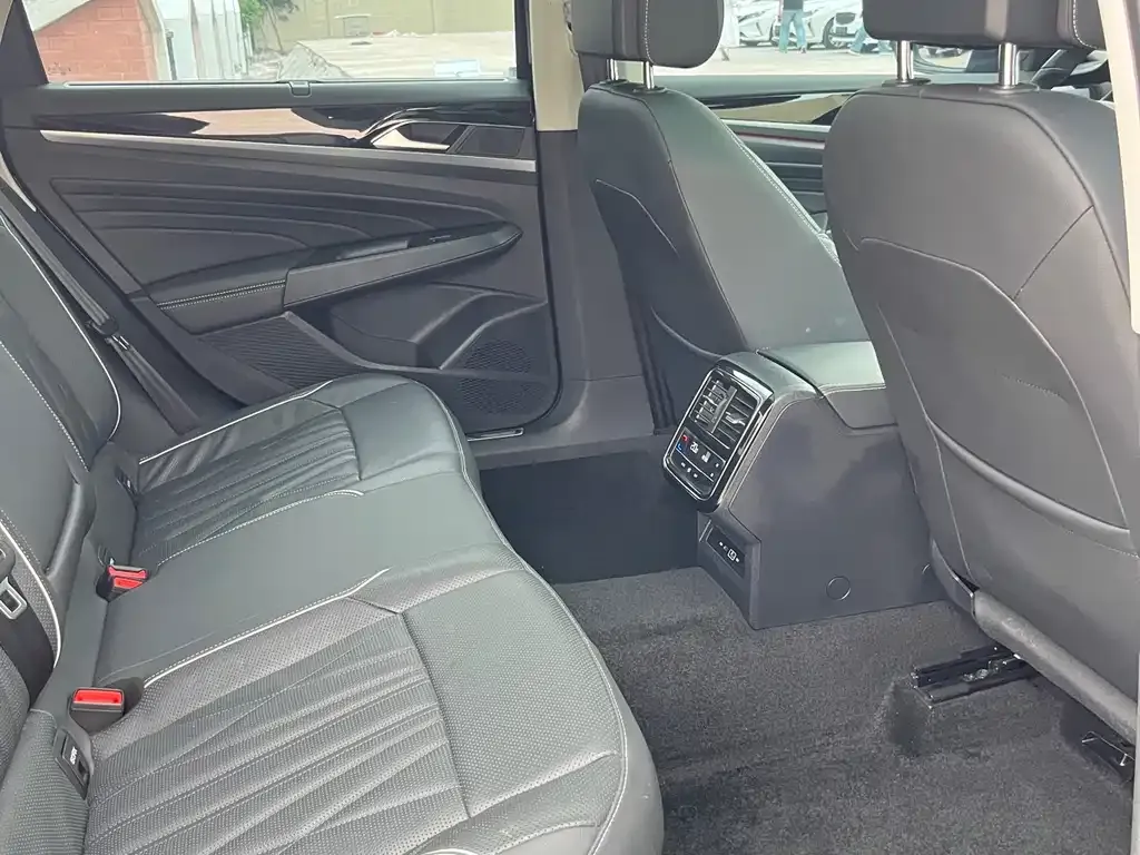 Volkswagen Passat — фото 3