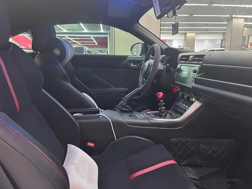 Subaru BRZ 2023 из CN, фото 2