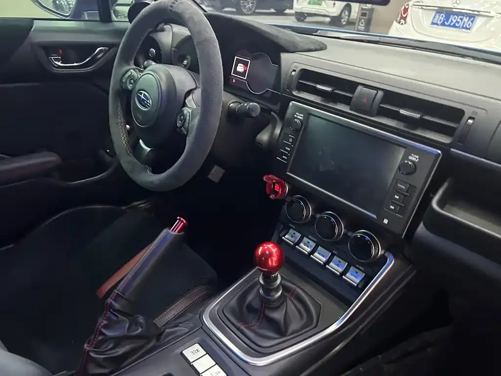 Subaru BRZ 2023 из CN, фото 9