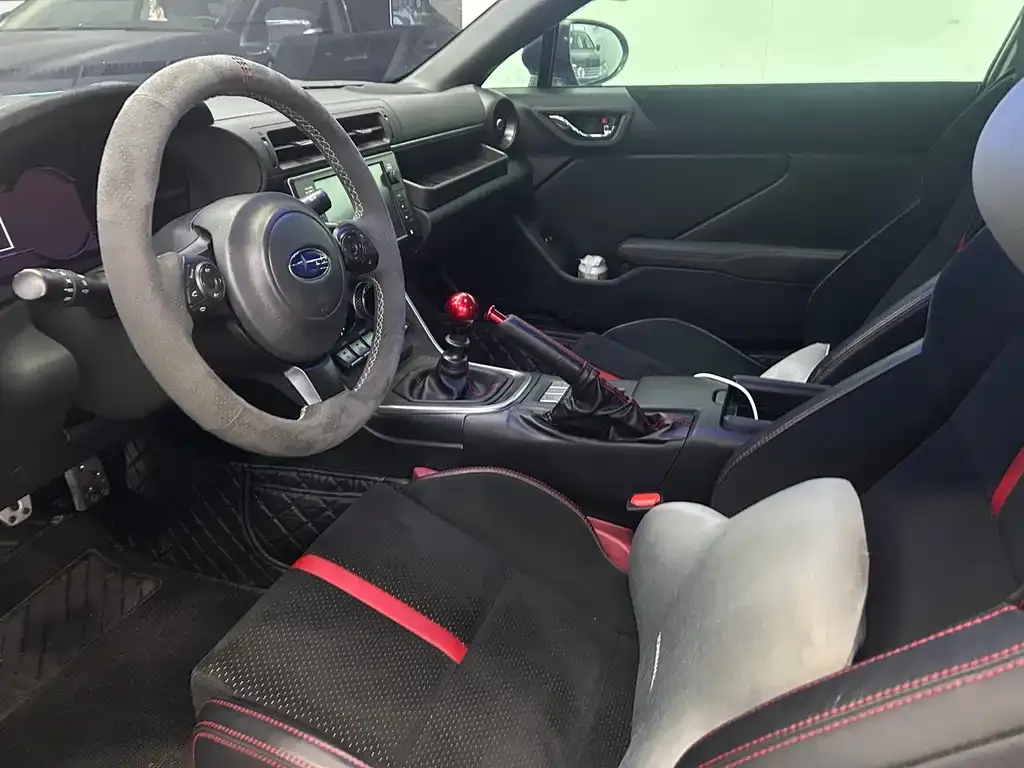 Subaru BRZ 2023 из CN, фото 4