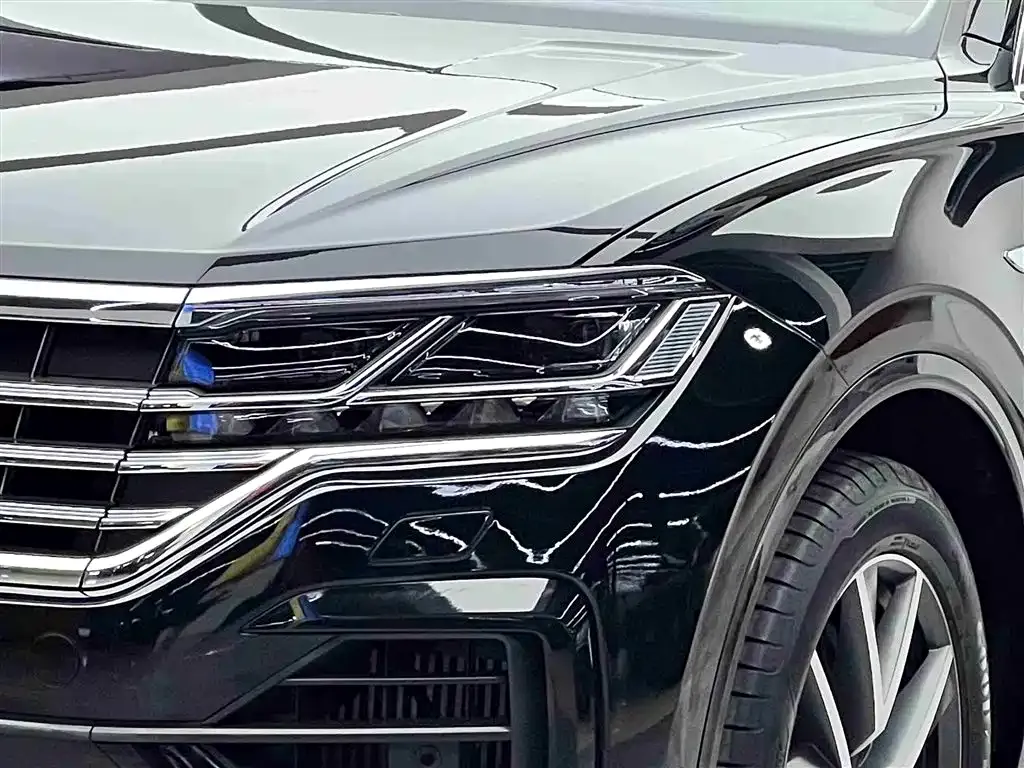 Volkswagen Touareg — фото 4