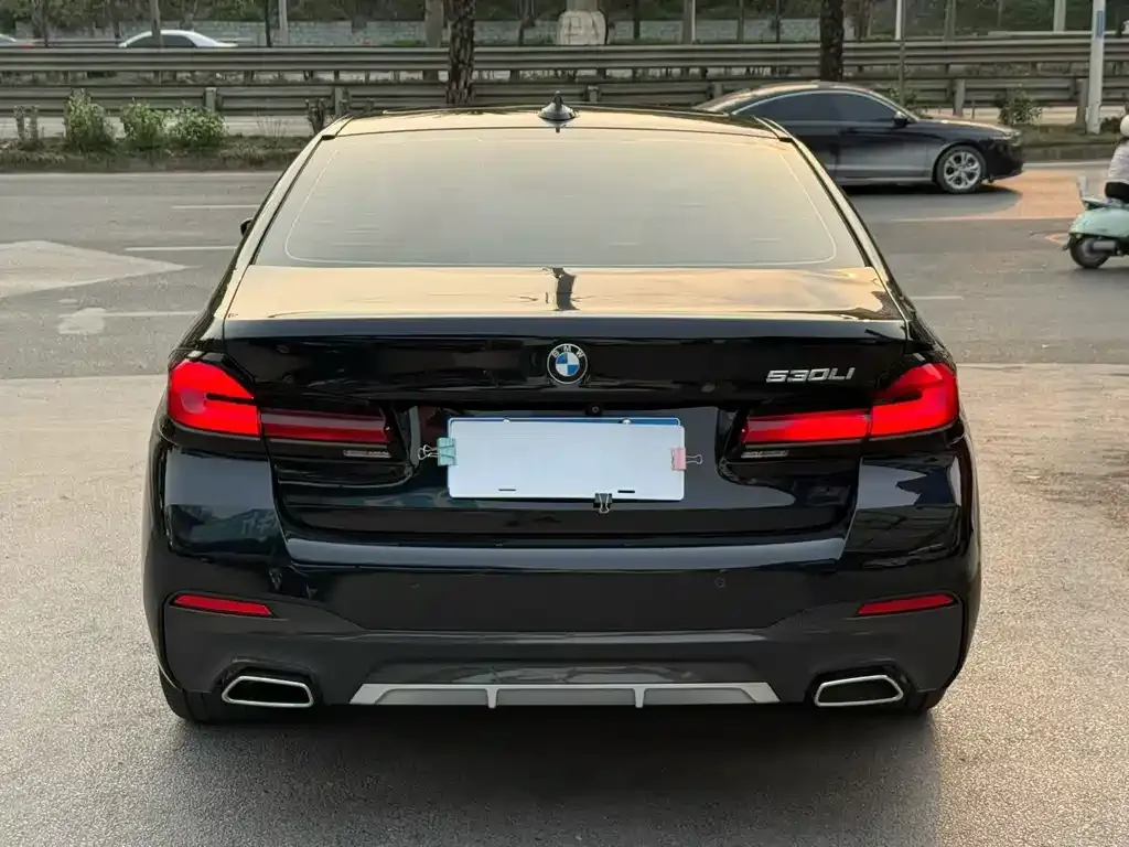 BMW 5 Series — фото 2