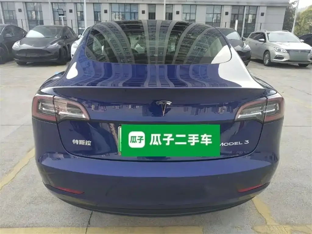 Tesla Model 3 — фото 10