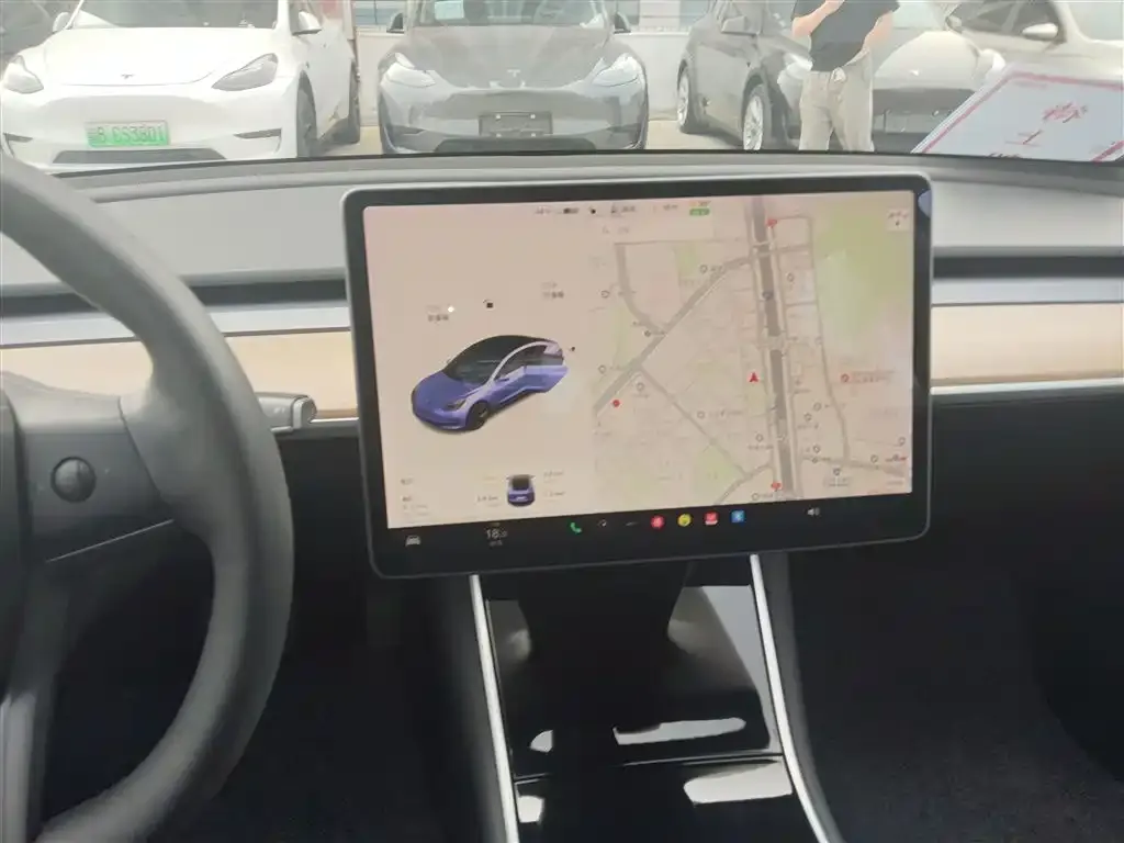 Tesla Model 3 — фото 2