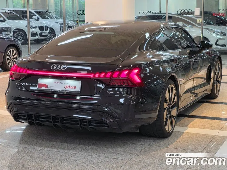 Audi e-tron GT 2023 из KR, фото 9