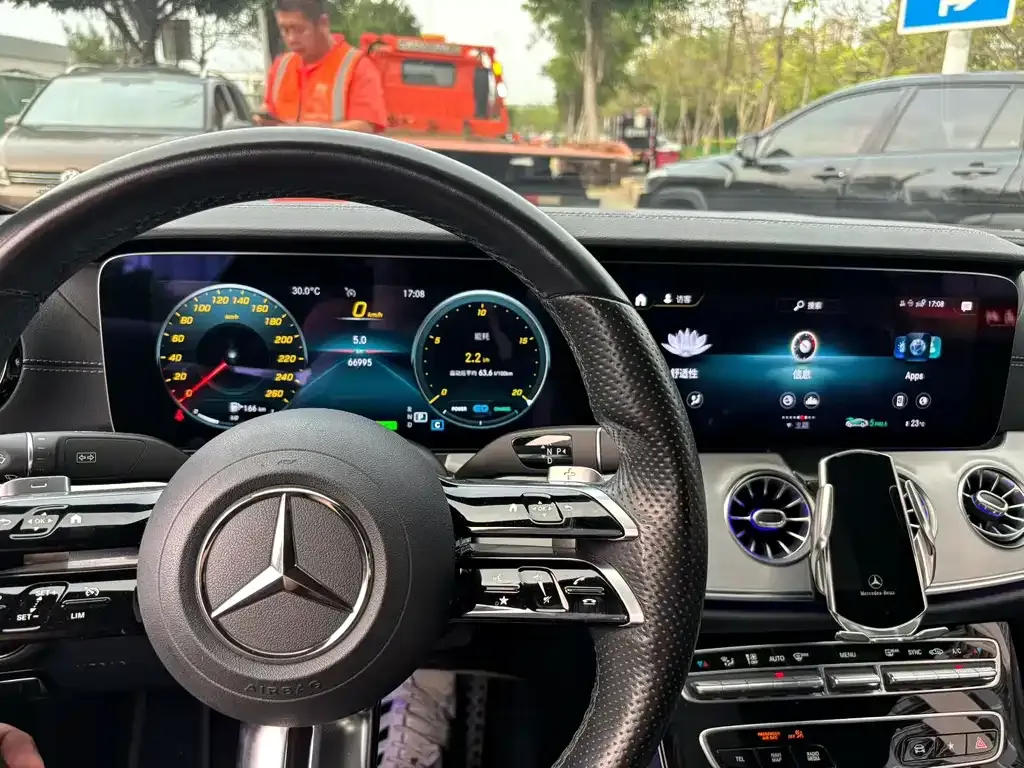 Mercedes-Benz E-Class (Import) — фото 3