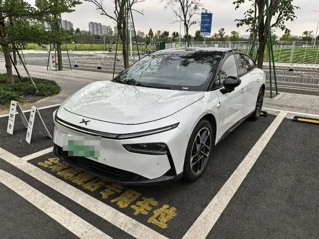 XPeng P7+ — фото 1