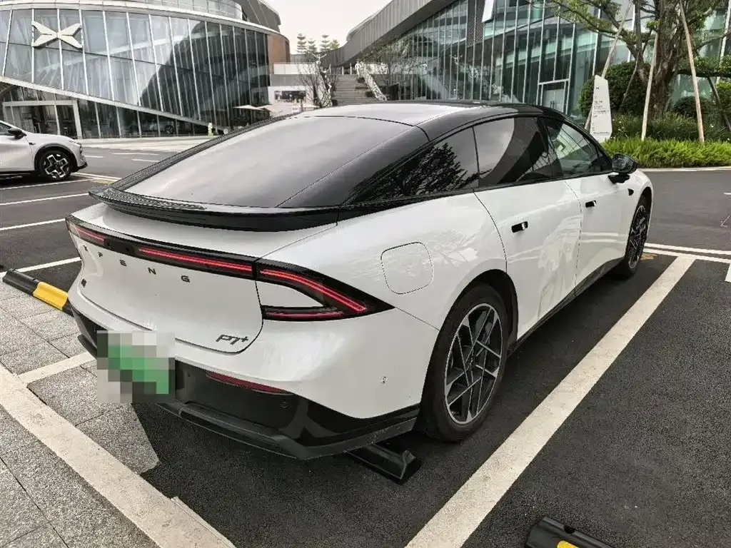 XPeng P7+ — фото 10
