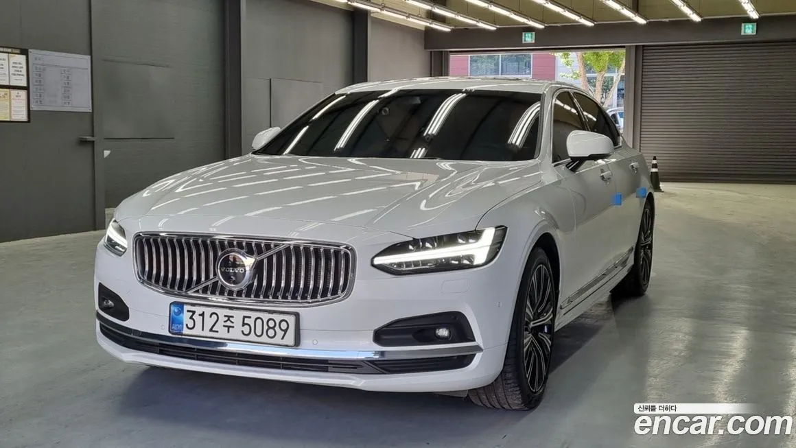 Volvo S90 — фото 1