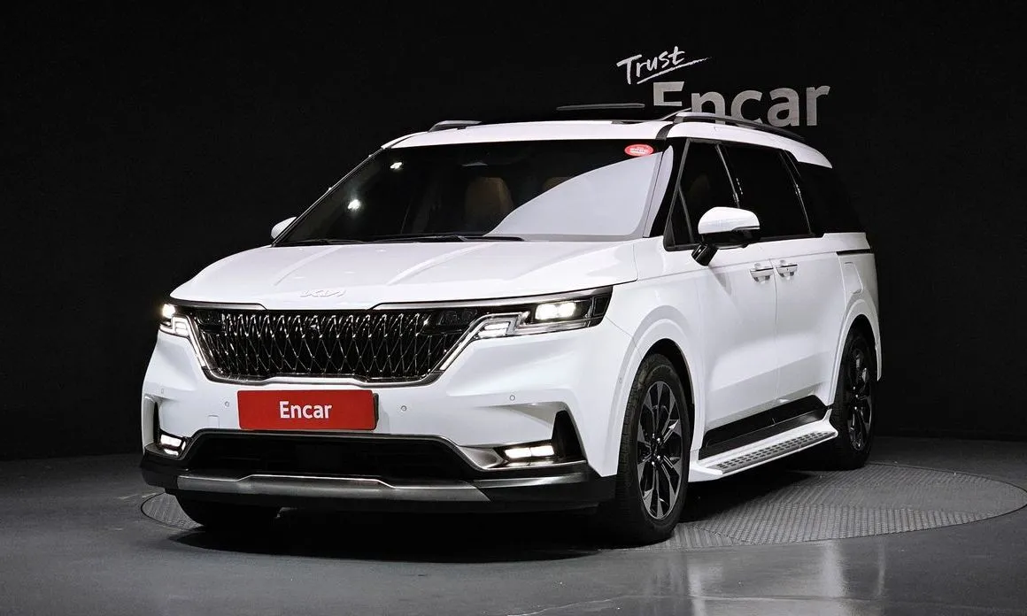 Kia Carnival — фото 1