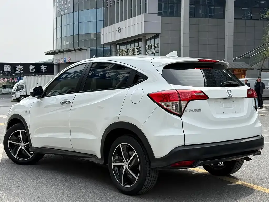 Honda Vezel — фото 10