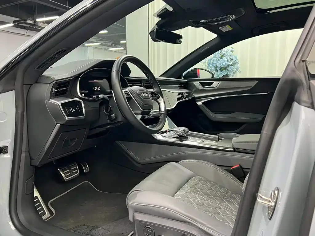 Audi A7L — фото 5