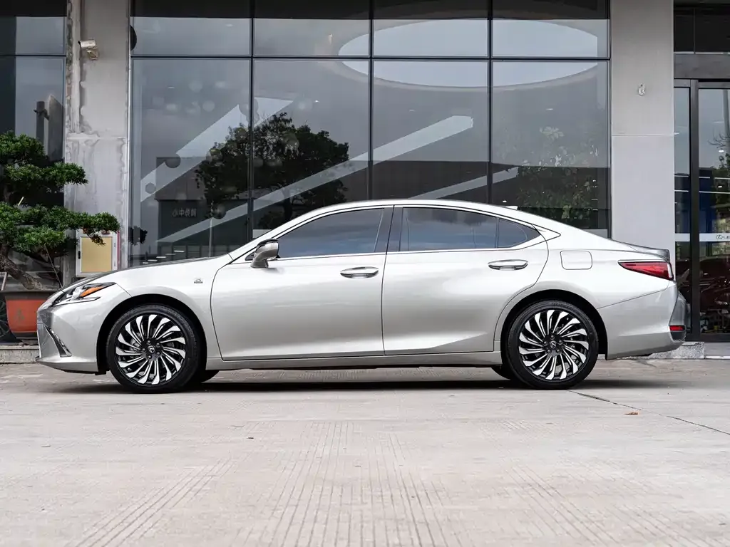 Lexus ES — фото 3