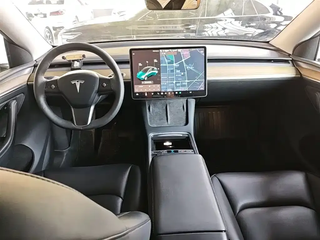 Tesla Model Y — фото 4