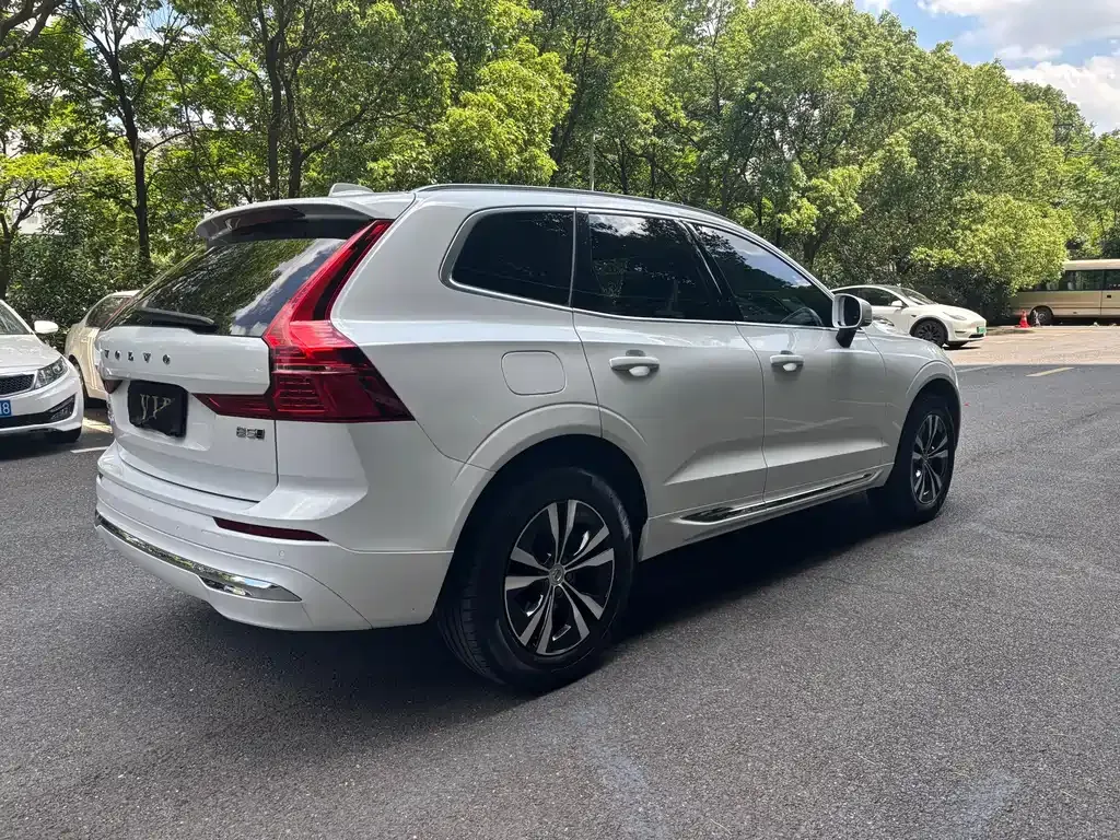 Volvo XC60 — фото 7