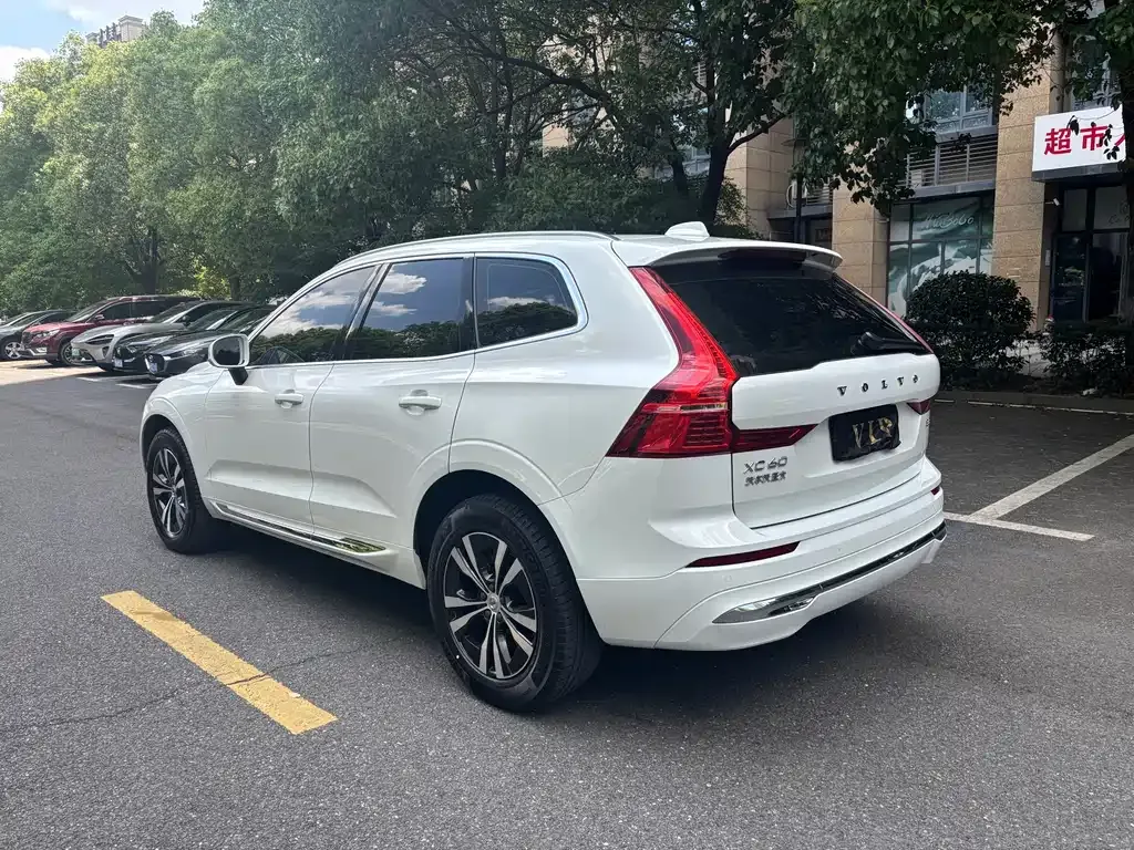 Volvo XC60 — фото 3