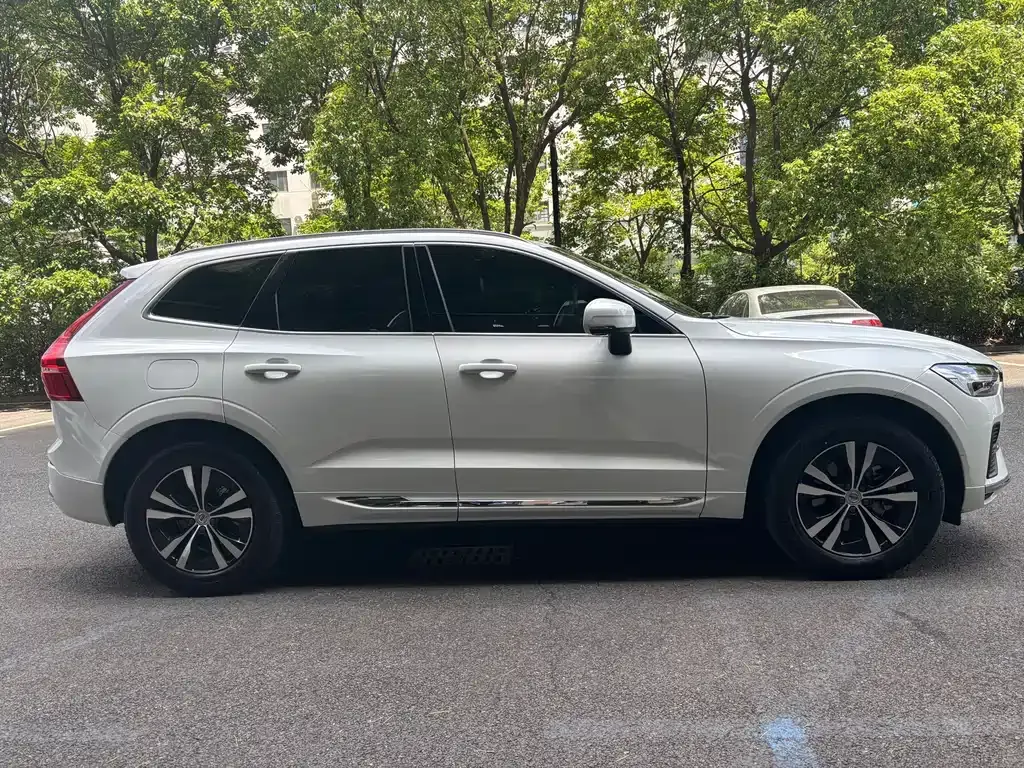Volvo XC60 — фото 6