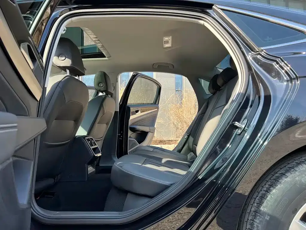 Volkswagen Passat — фото 3