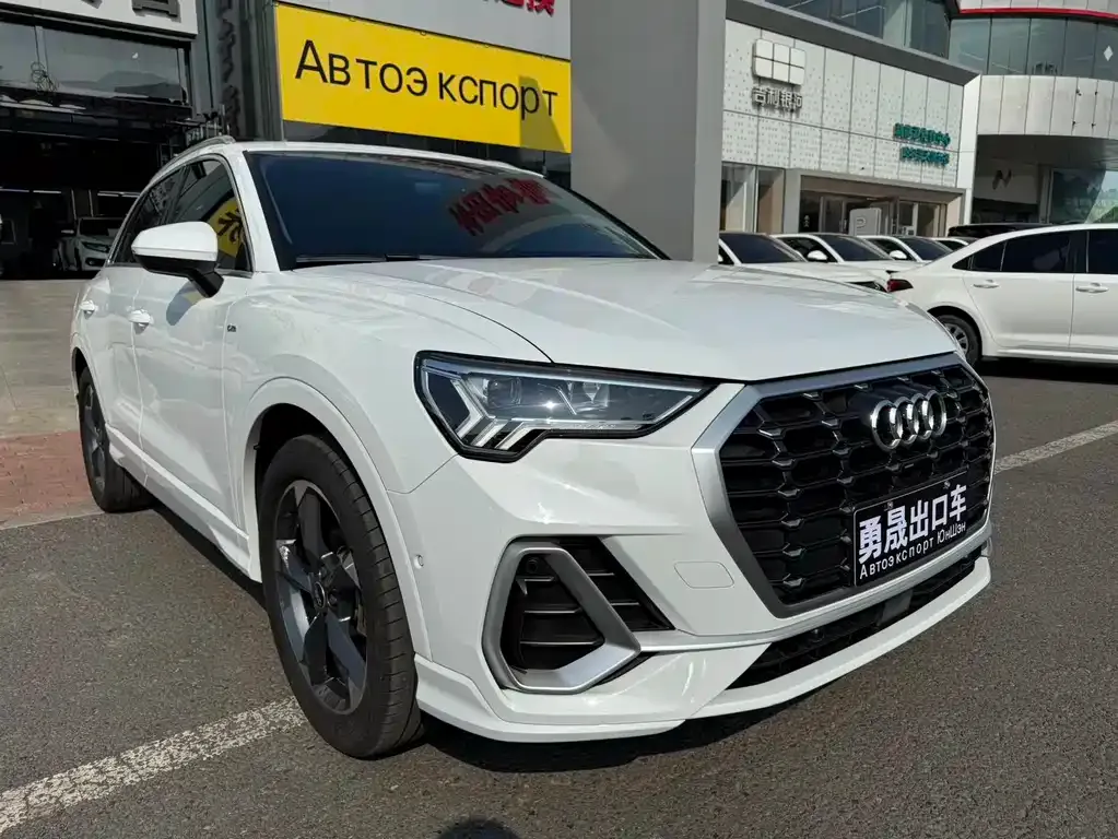 Audi Q3 — фото 10