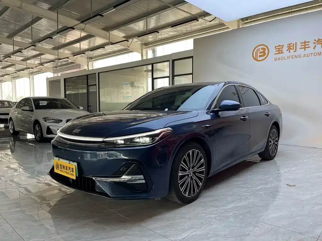 Geely Galaxy A7 — фото 1