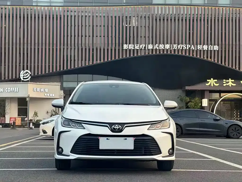 Toyota Corolla — фото 9