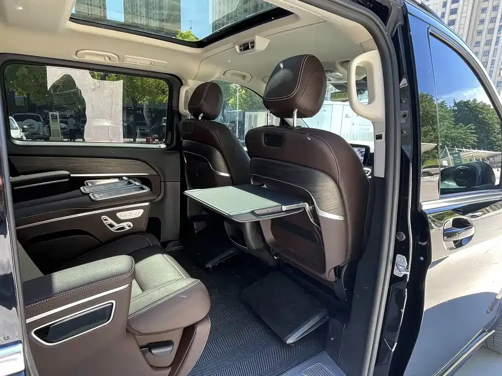 Mercedes-Benz V-Class — фото 10