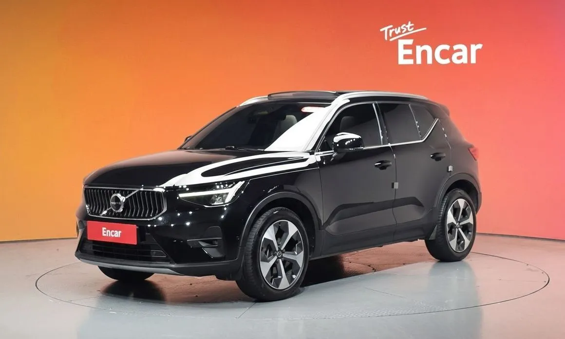 Volvo XC40 — фото 1