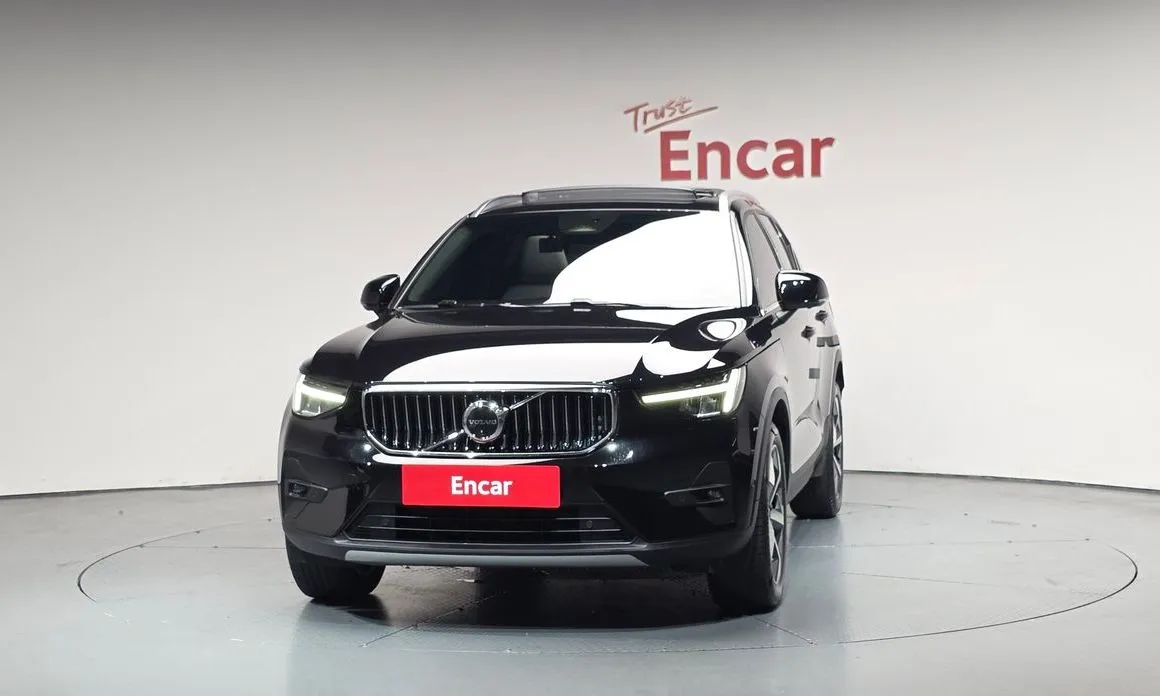 Volvo XC40 — фото 4