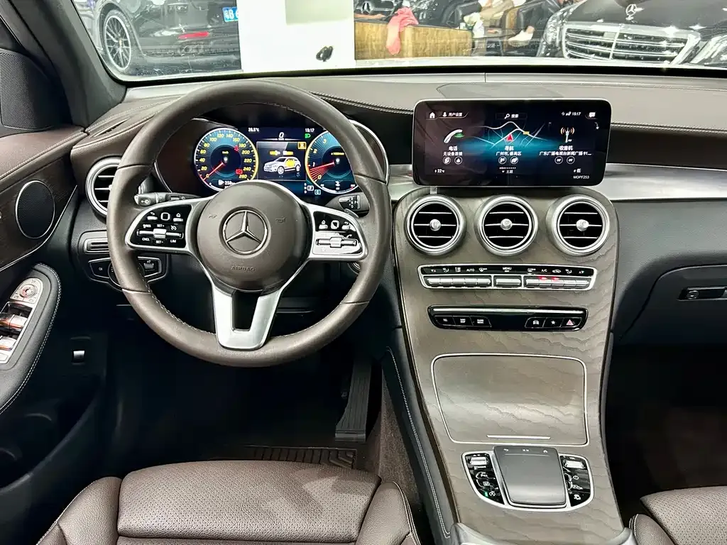 Mercedes-Benz GLC — фото 10