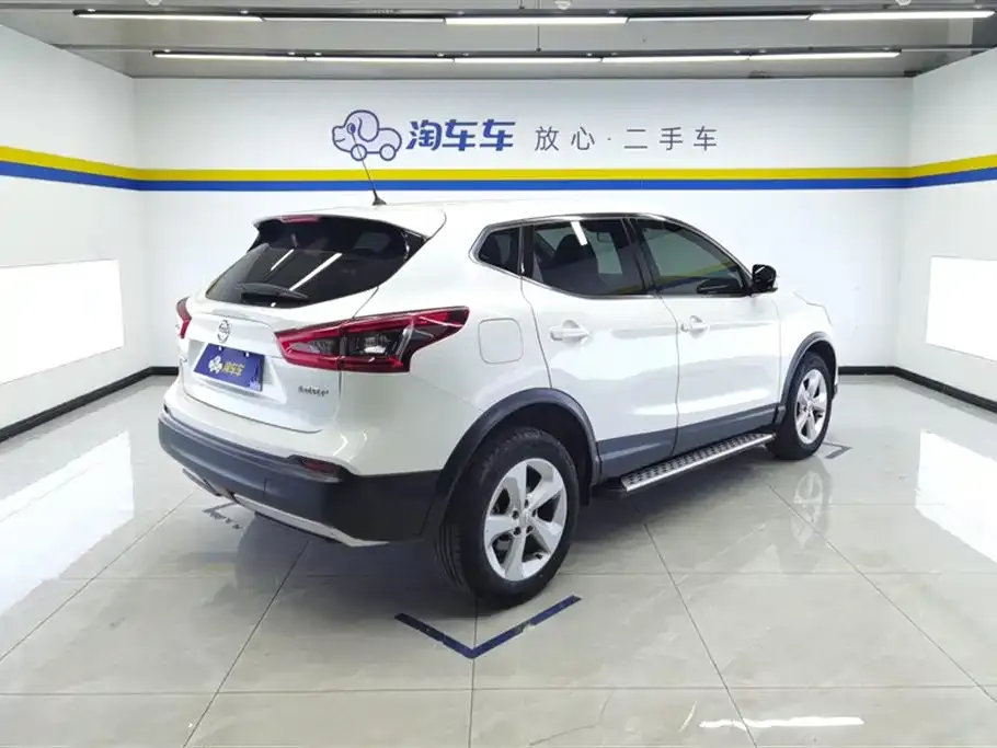Nissan Qashqai — фото 4