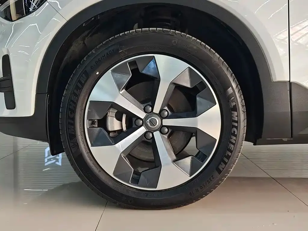 Volvo XC40 2023 из CN, фото 4