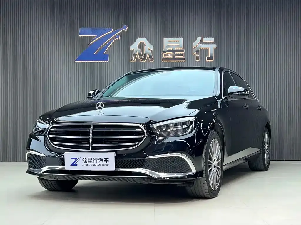 Mercedes-Benz E-Class — фото 1