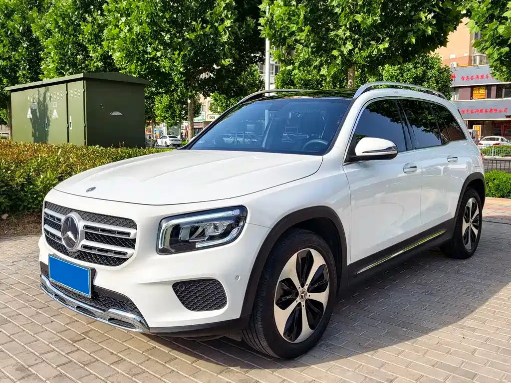 Mercedes-Benz GLB — фото 1