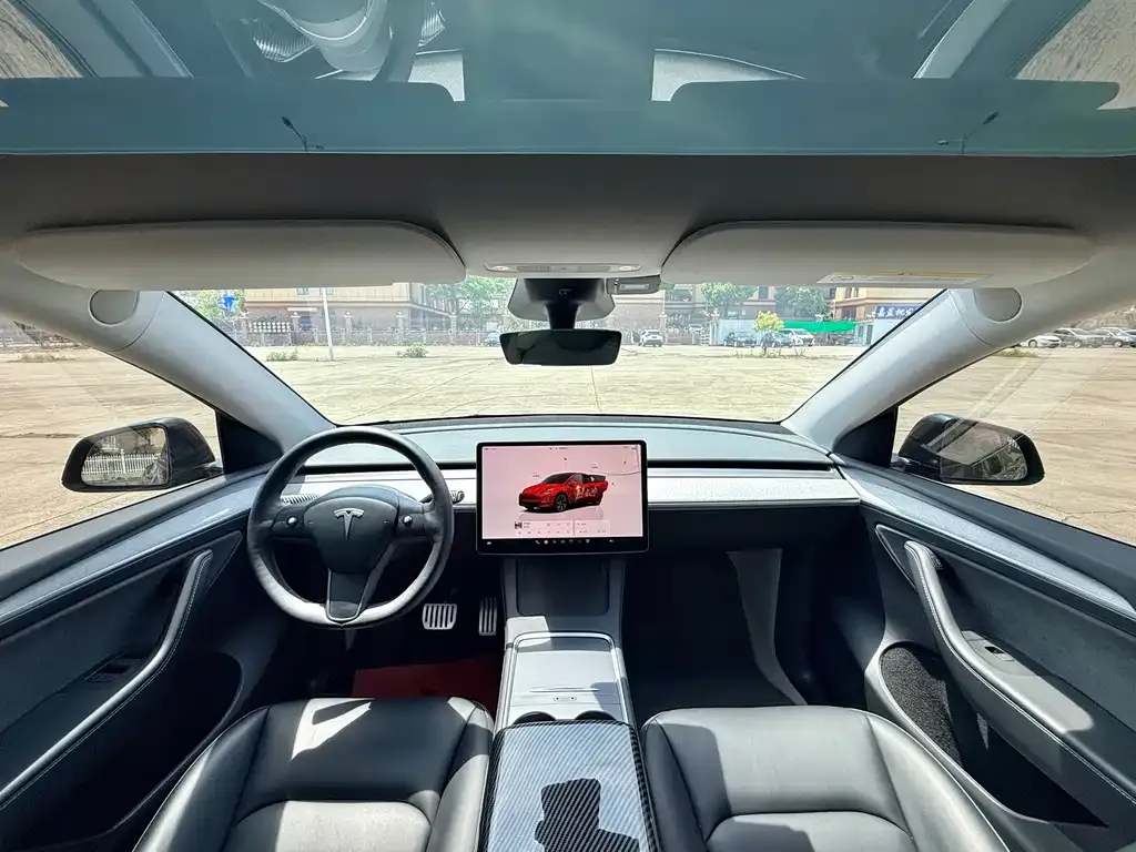 Tesla Model Y — фото 4