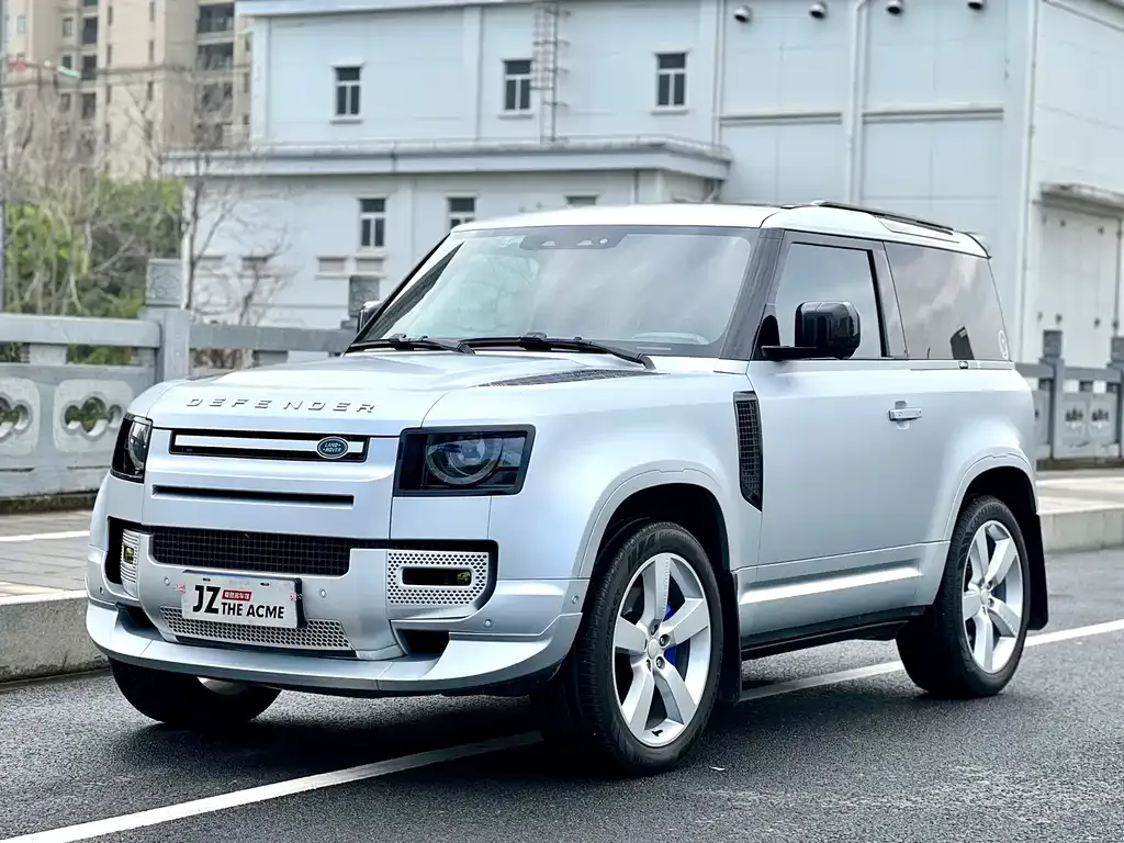 Land Rover Defender — фото 1