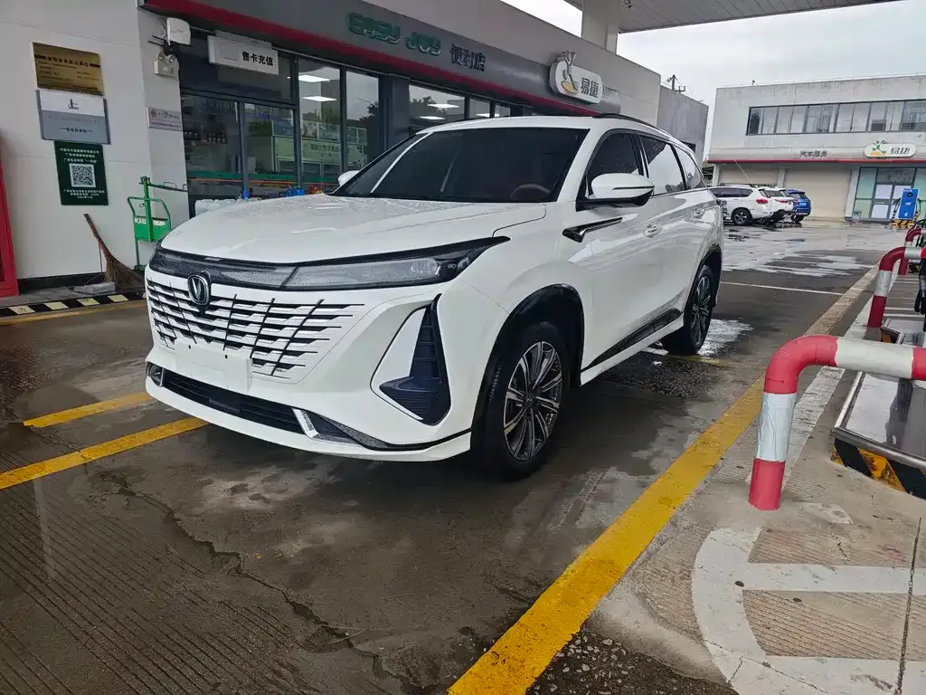 Changan CS75PLUS — фото 1