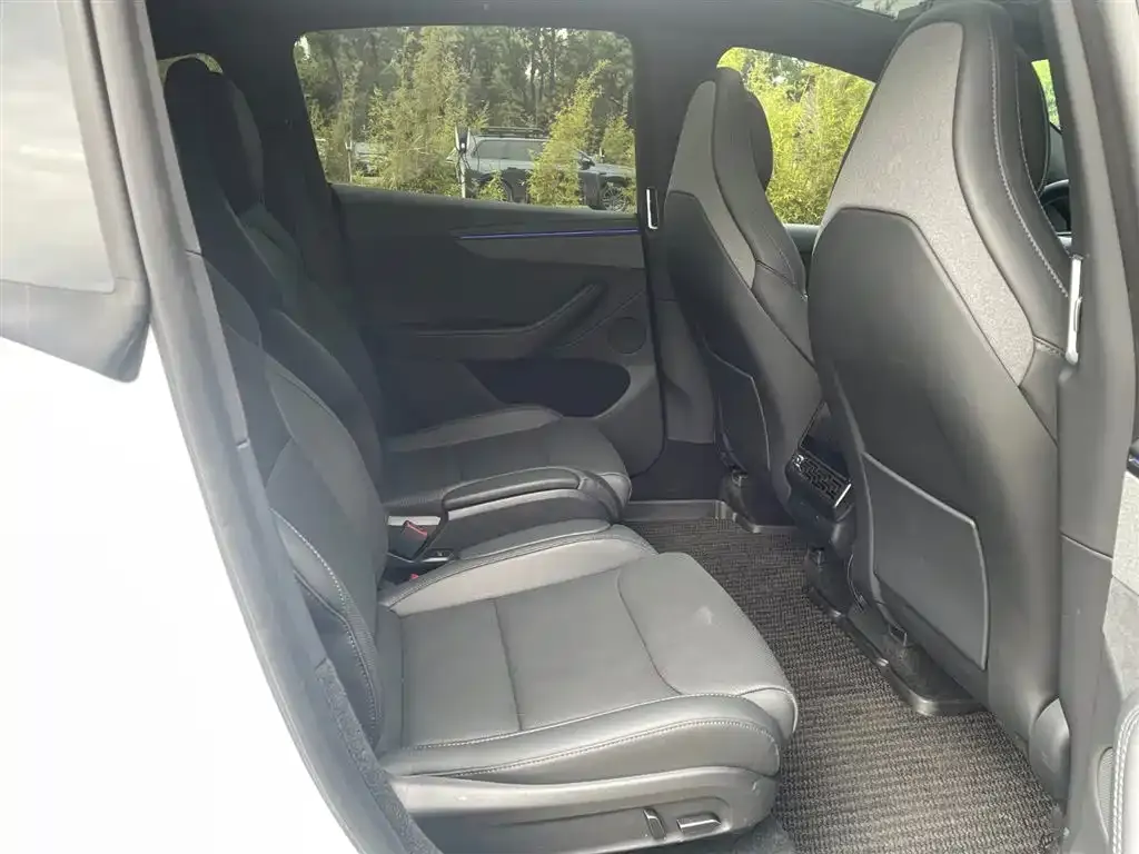 Tesla Model Y L 2025 из CN, фото 5