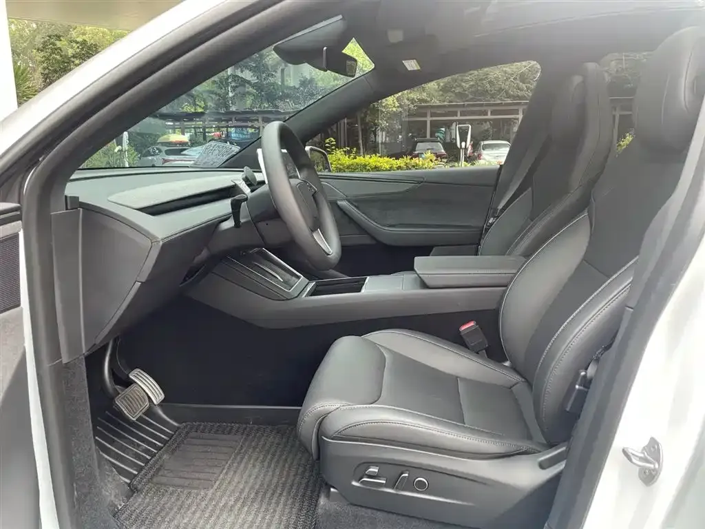 Tesla Model Y L 2025 из CN, фото 6