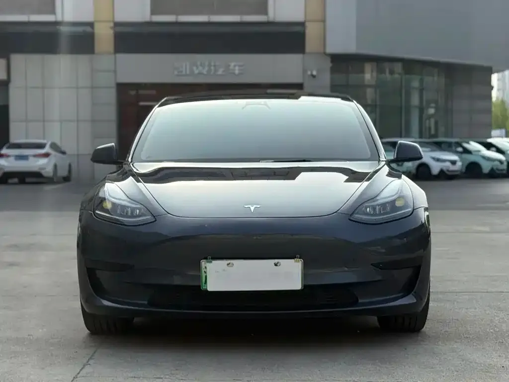 Tesla Model 3 — фото 3